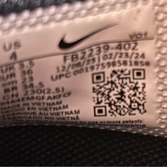 Nike LeBron Witness 8 Kids Sneakers, Armory Navy Green Frost, NEW Sz 4 - Picture 8 of 8